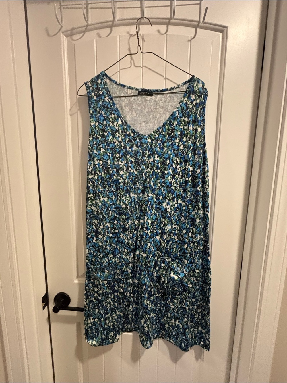 V-Neck Blue Floral Midi Dress - Sleeveless Summer Shift